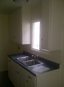 4th image of 716 Mar Vista Ave