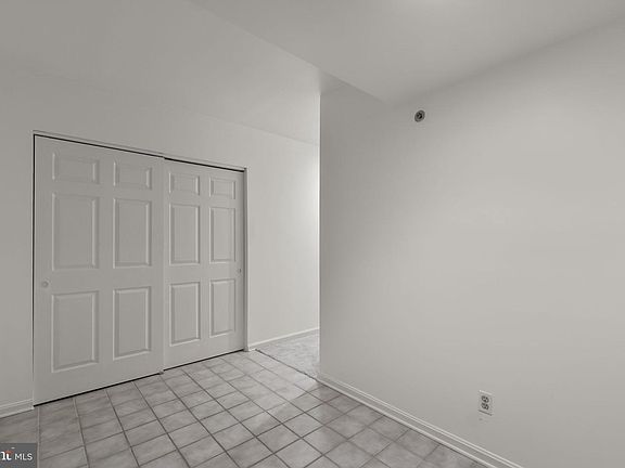 5th image of 414 Rockfleet Rd Unit 203