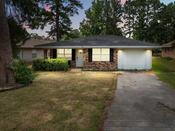 303 Lake St, New Llano, LA 71461