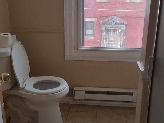 5th image of 811 W Erie Ave #2