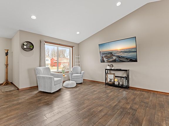 4th image of 3636 46th Ave NW