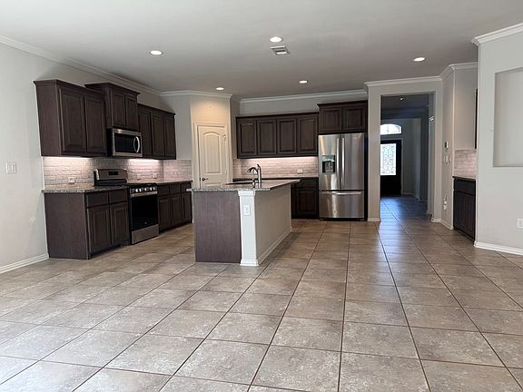 3rd image of 6916 McPherson Ln