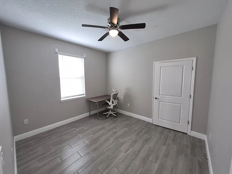 642 Desmoines Ct — Photo 13