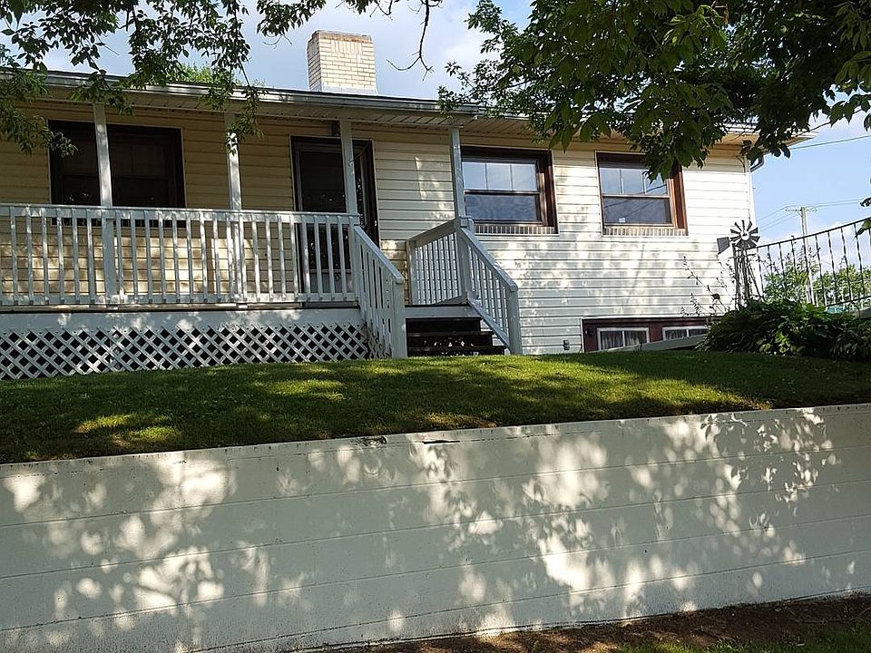 1st image of 704 N Water St
