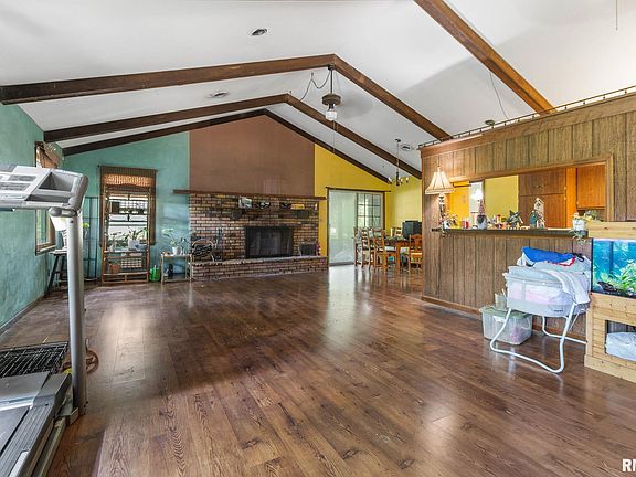 3rd image of 1110 Harmony Ln