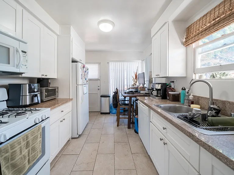 768 Tourmaline St — Photo 8