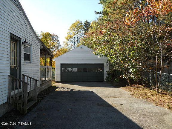 3rd image of 19 Lupine Ln