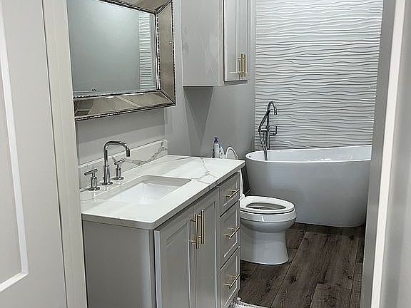 Upstairs Bathroom