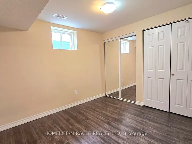 91 Tysonville Cir #LOWER — Photo 8