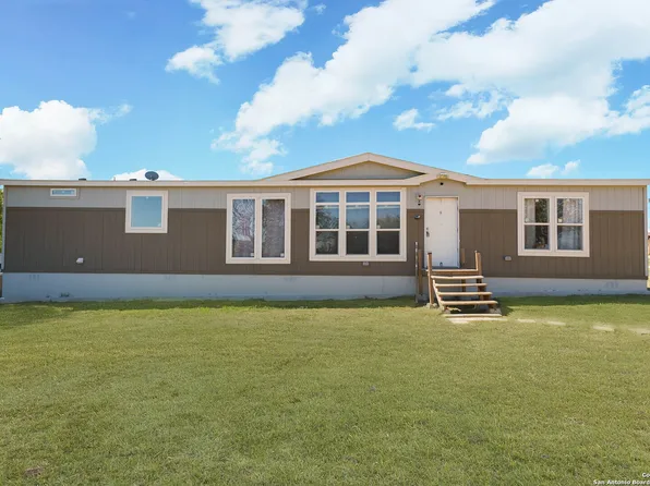 169 Ala Blanca Dr, Lytle, TX 78052