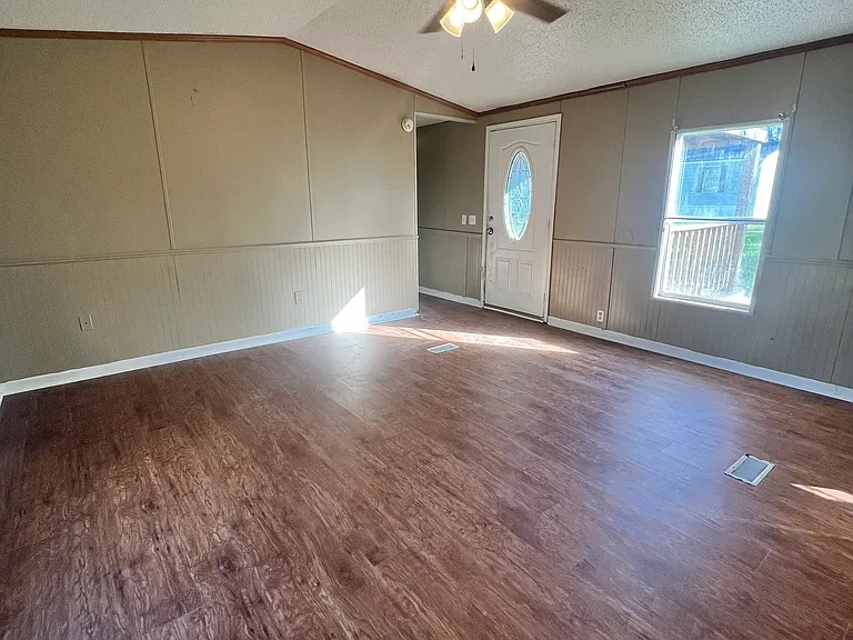 6175 Sapling Dr — Photo 9