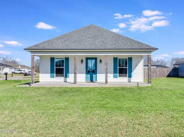 107 Coles Creek Dr, Carencro, LA 70520