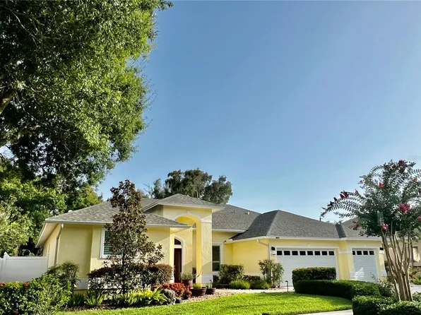 10676 Park Place Dr, Seminole, FL 33778