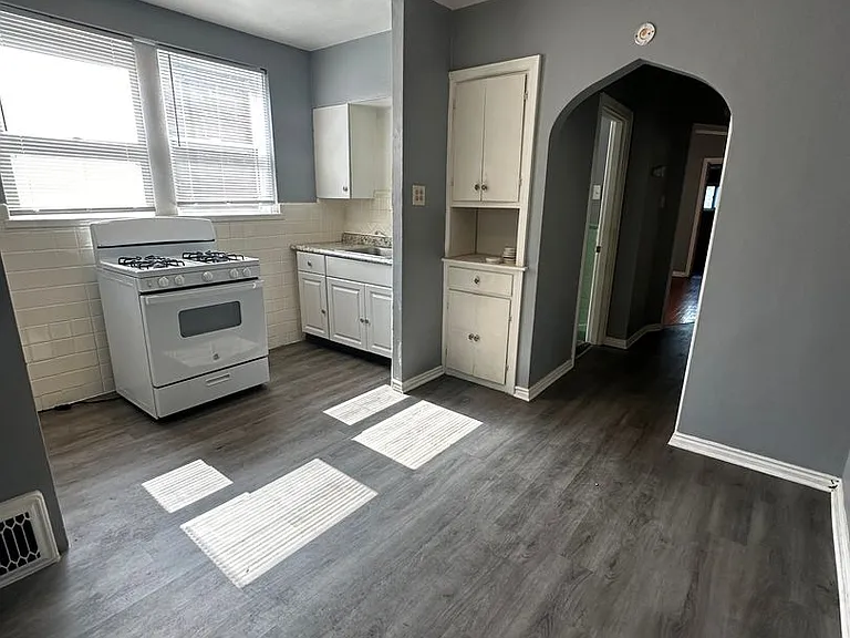 3928 Dunnica Ave — Photo 7