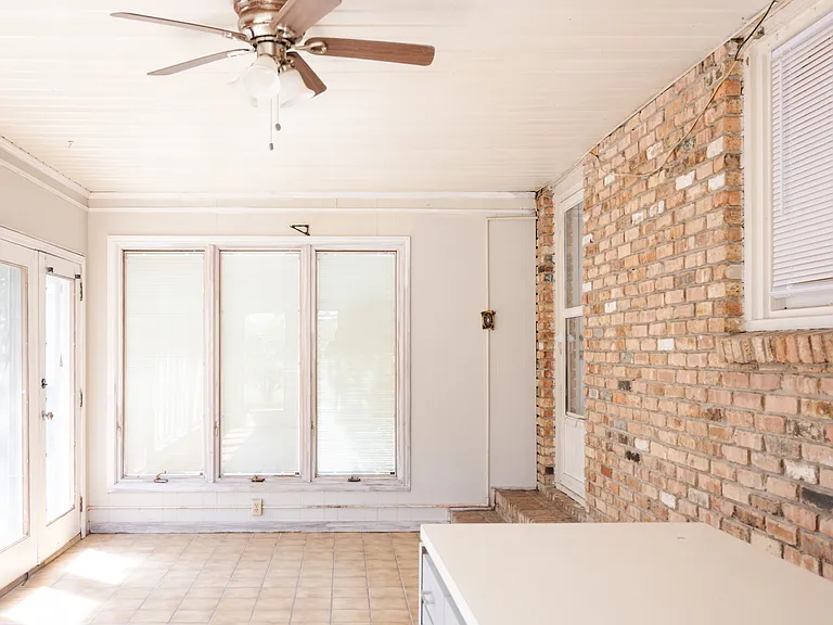 311 S Morgan Ave — Photo 25