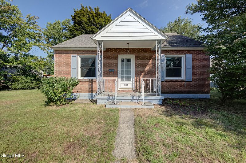 2nd image of 2650 3rd Avenue