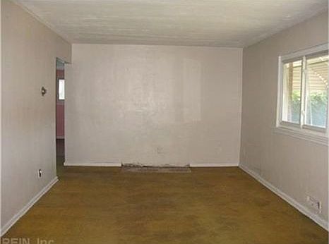 2nd image of 1104 Sanford Ave