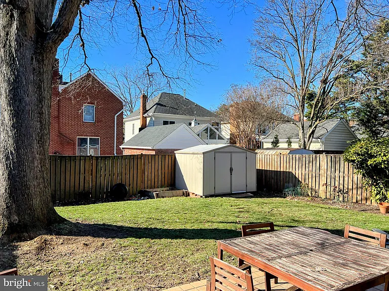 836 S Veitch St — Photo 3