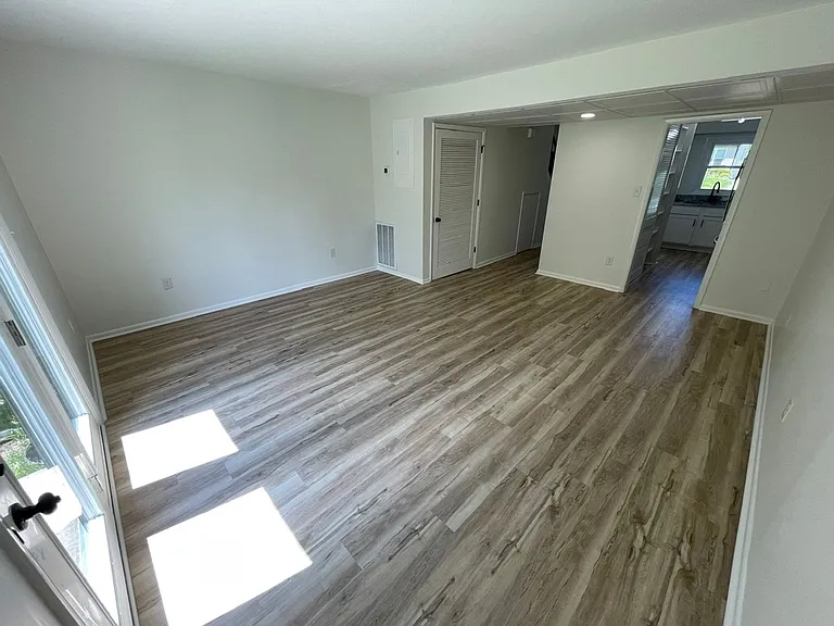 Modern Design Condo Near Shelbyville Country Club! — Photo 9