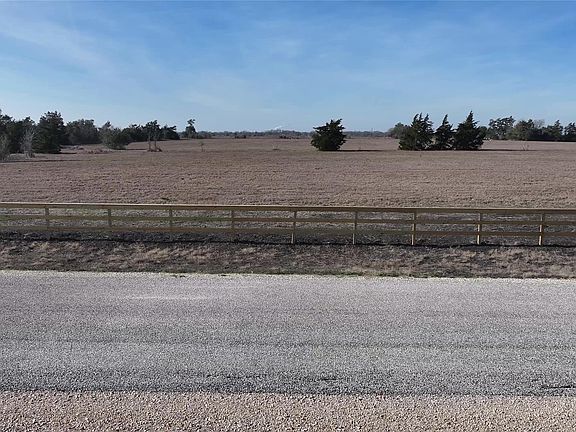 4th image of 14 Round Top Rd