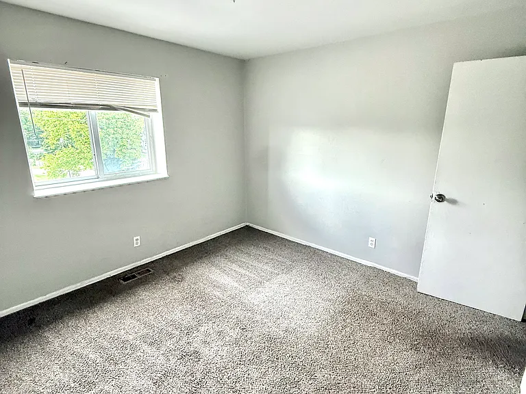 10510 Cinnamon Dr #B — Photo 7