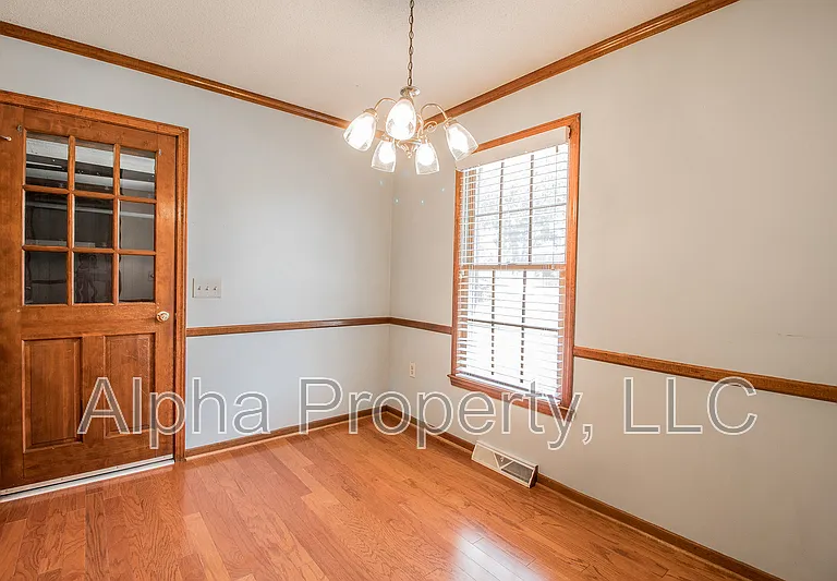102 Ticonderoga Dr — Photo 10