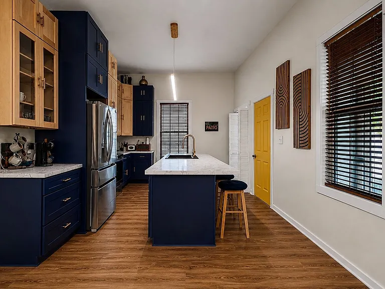 226 Huger St — Photo 10