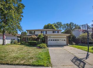 40834 Freedom Dr, Sterling Heights, MI 48313