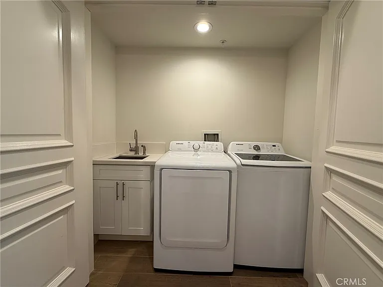 1598 Long Beach Blvd #212 — Photo 6