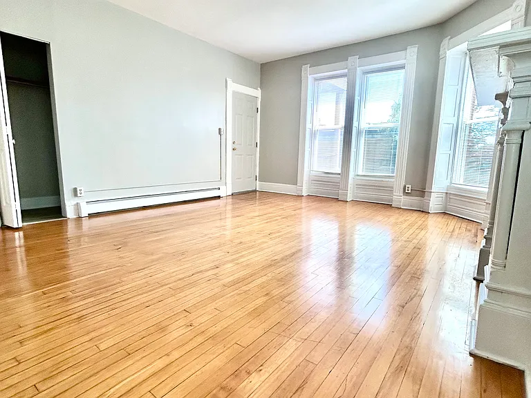 207 N Townsend St #4 — Photo 3