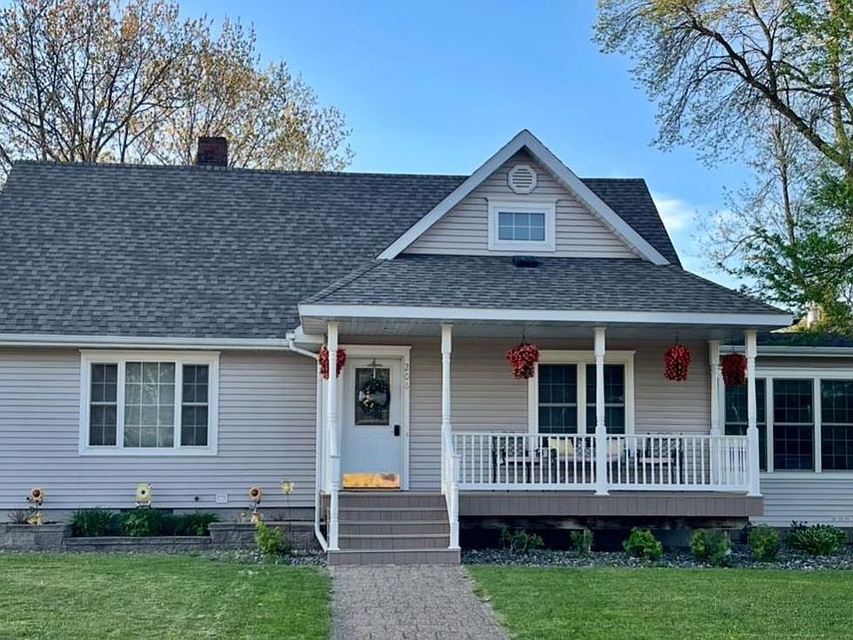 1st image of 206 East BLACKHAWK AVENUE