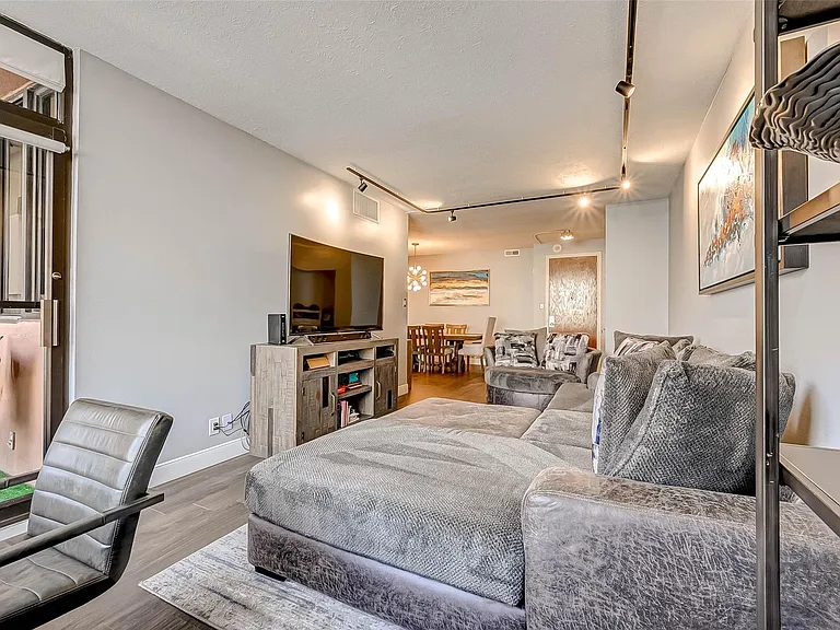 5150 Hidalgo St #402 — Photo 31