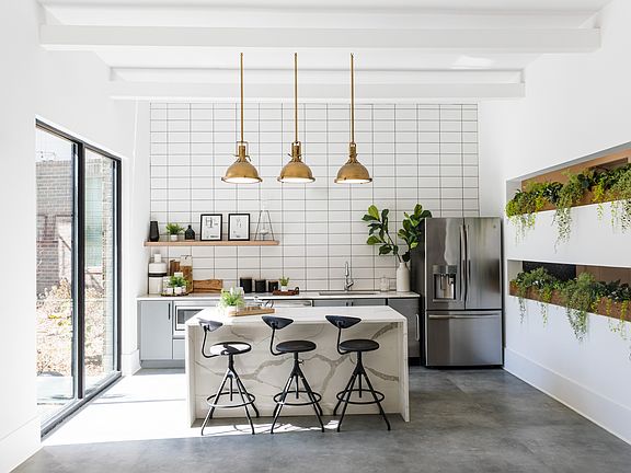 Clubroom Gourmet Kitchen