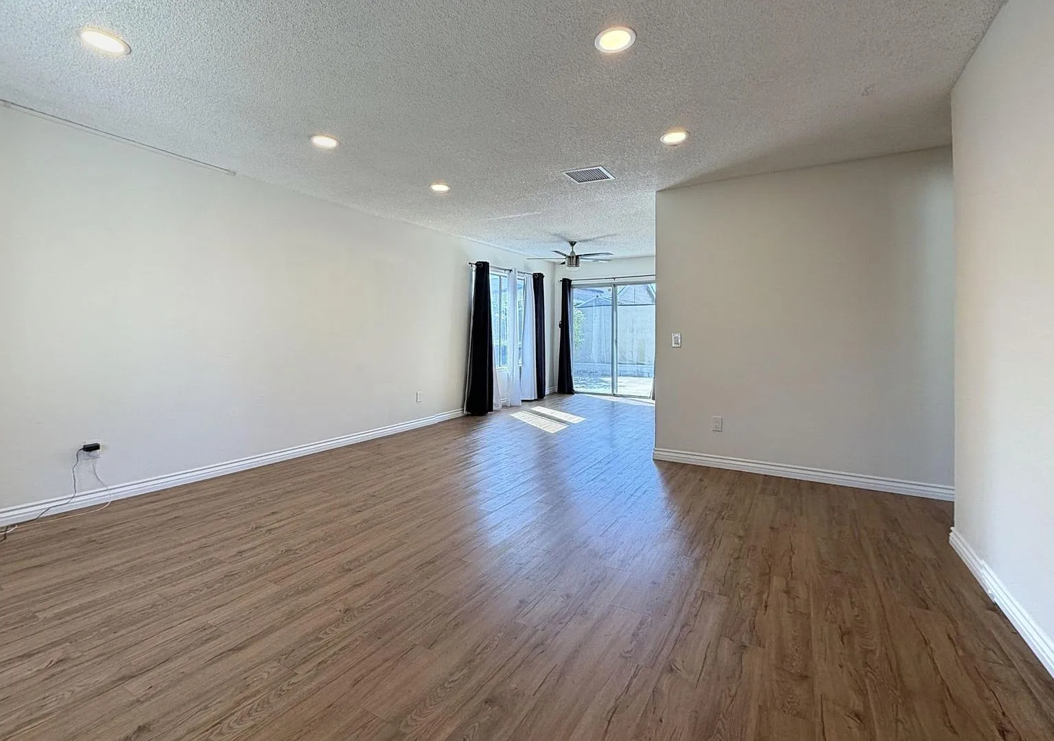 Price Reduction 7920 Temecula Pl. 3 Bed, 1.5 Bath Single Story Home In Riverside Available Now! — Photo 2