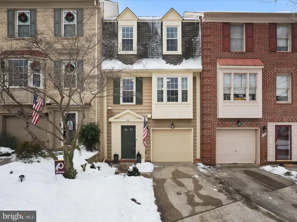 105 W Locust St, Occoquan, VA 22125