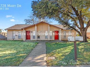 7728 Mary Dr, North Richland Hills, TX 76180