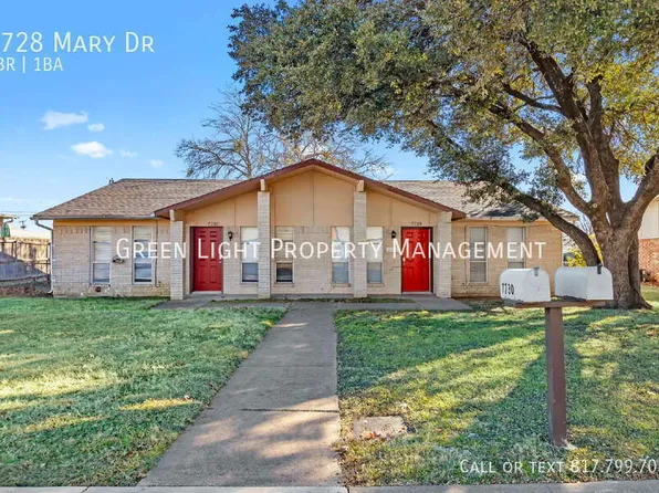 7728 Mary Dr, North Richland Hills, TX 76180