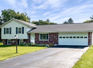 3926 Tomahawk Dr, Medway, OH 45341