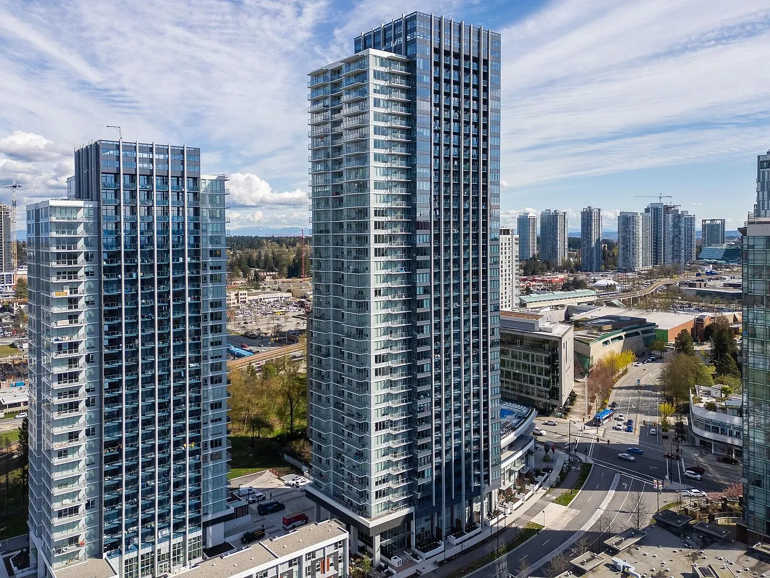 (ID#136) #1408 10448 University Drive, Surrey, BC, V3T 0S7 — Photo 1