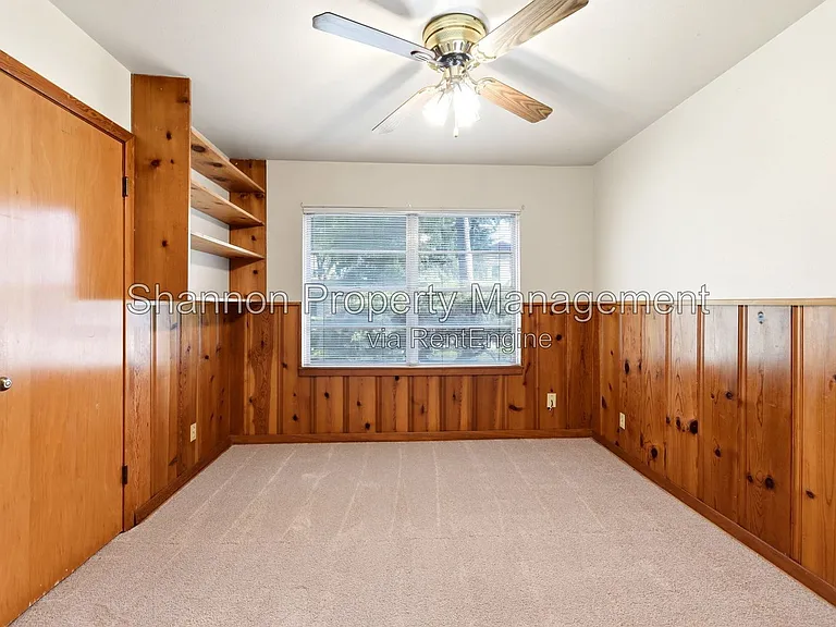 8406 Highcrest Dr — Photo 21