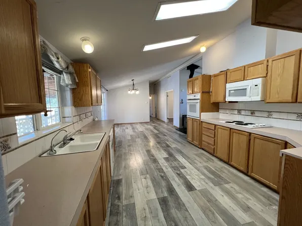 19093 Bitterbrush Rd, Lakeview, OR 97630