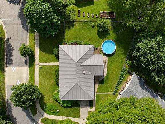 3rd image of 1422 Ellen Ave