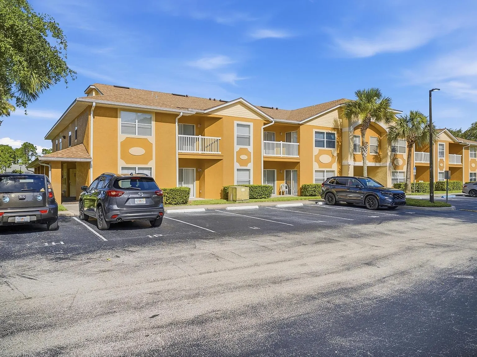 2 bed, 1035 sqft, $1,275 — Photo 1