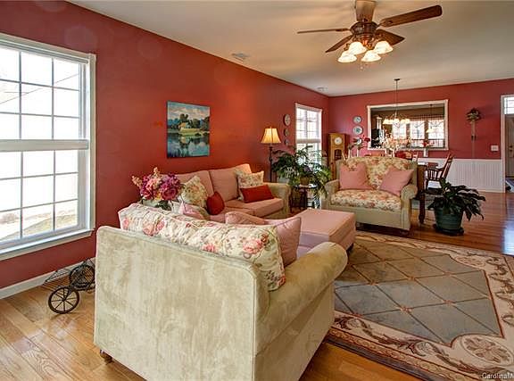 3rd image of 15355 Legend Oaks Ct