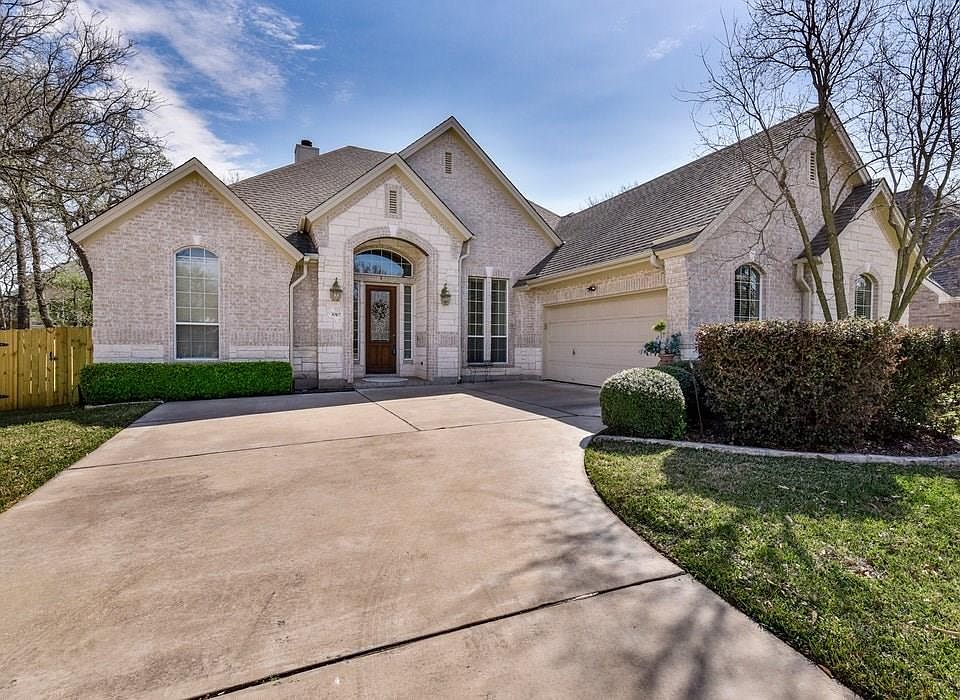 1st image of 30107 Meadow Greens Dr