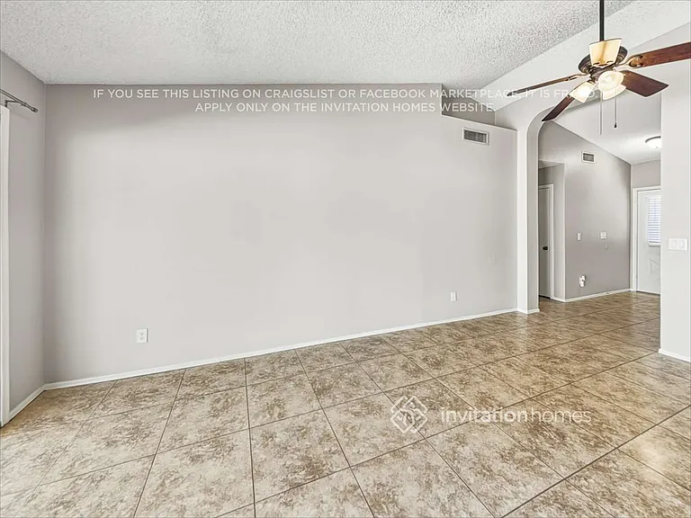 6526 N 69th Dr — Photo 5