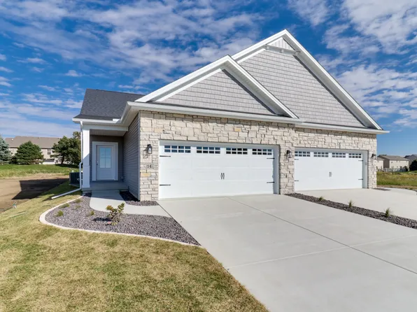 16 Stonemill Ct, Bloomington, IL 61705