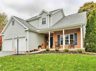 5828 Simsbury Dr, Harrisburg, PA 17111