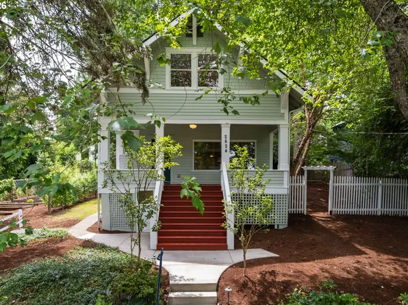 2824 SW Illinois St, Portland, OR 97239