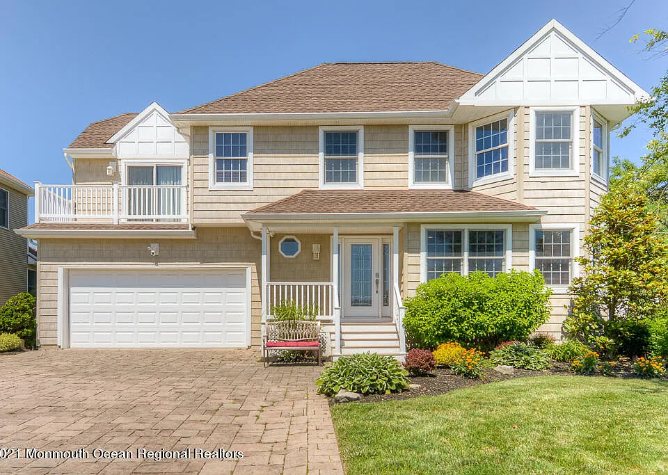 1603 Lake Ave